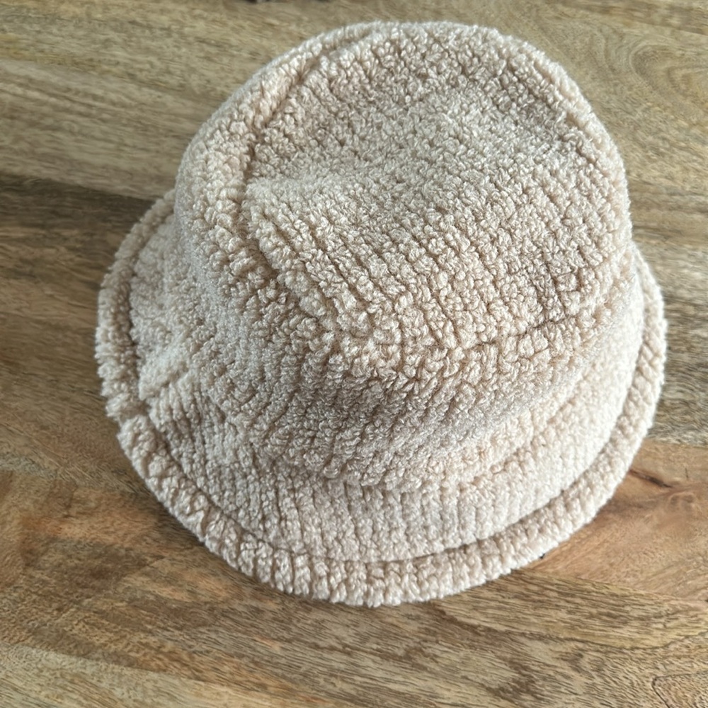 Sherpa Bucket Hat - Picture 3 of 5
